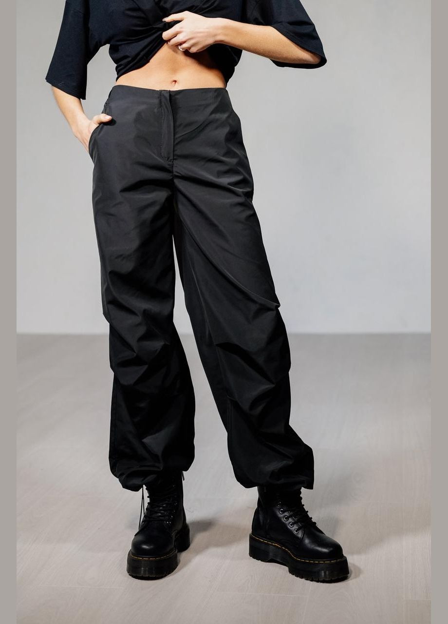 Штани-карго жіночі оверсайз з кишенями чорні MKAZ6412-1 Modna KAZKA (276650041)