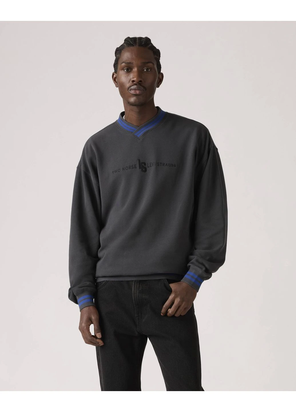 Темно-серый свитшот Levi's однотонный вышивка (385868265)