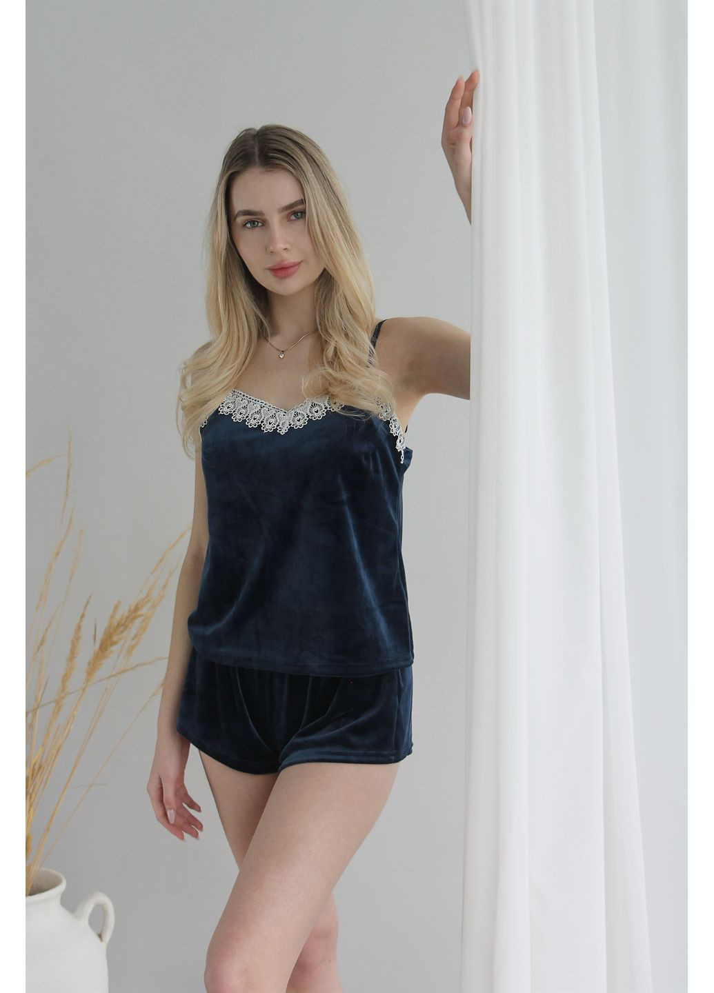 Синий демисезонный бархатный комплект халат + шорты + майка Vakko