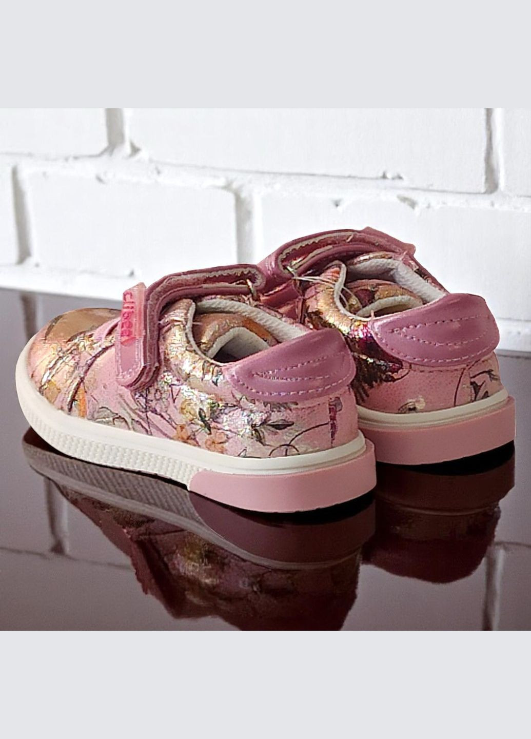 Рожеві осінні ортопедичні кросівки на липучці для дівчинки клібі Clibee