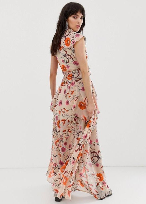Бежевое бежевое макси платье с воланами и старинным цветочным принтом. Asos