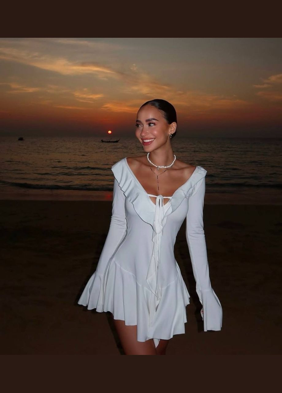 Білий кежуал міні сукня декорована воланами з пишною спідницею Adelante однотонна