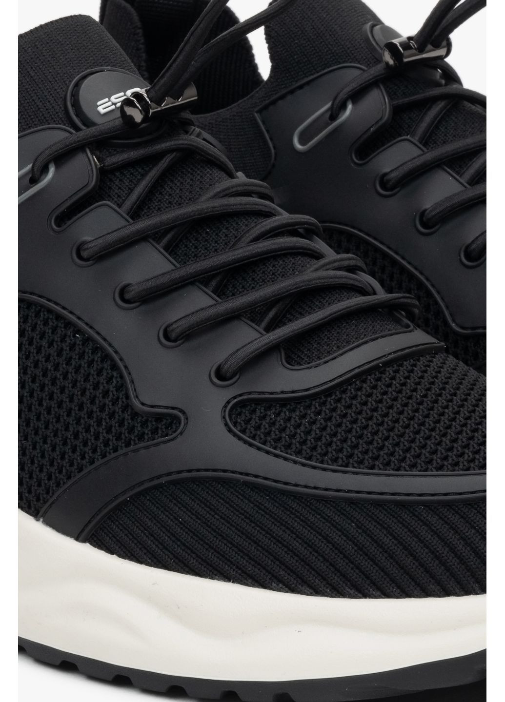 Черные демисезонные кроссовки, цвет черный ES8