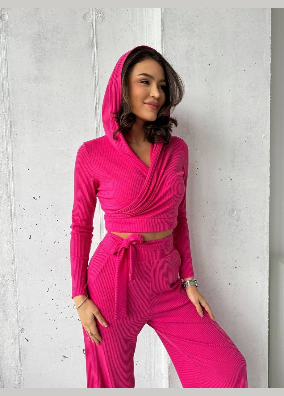 Прогулянковий жіночий костюм у рубчик Fashion (321973637)