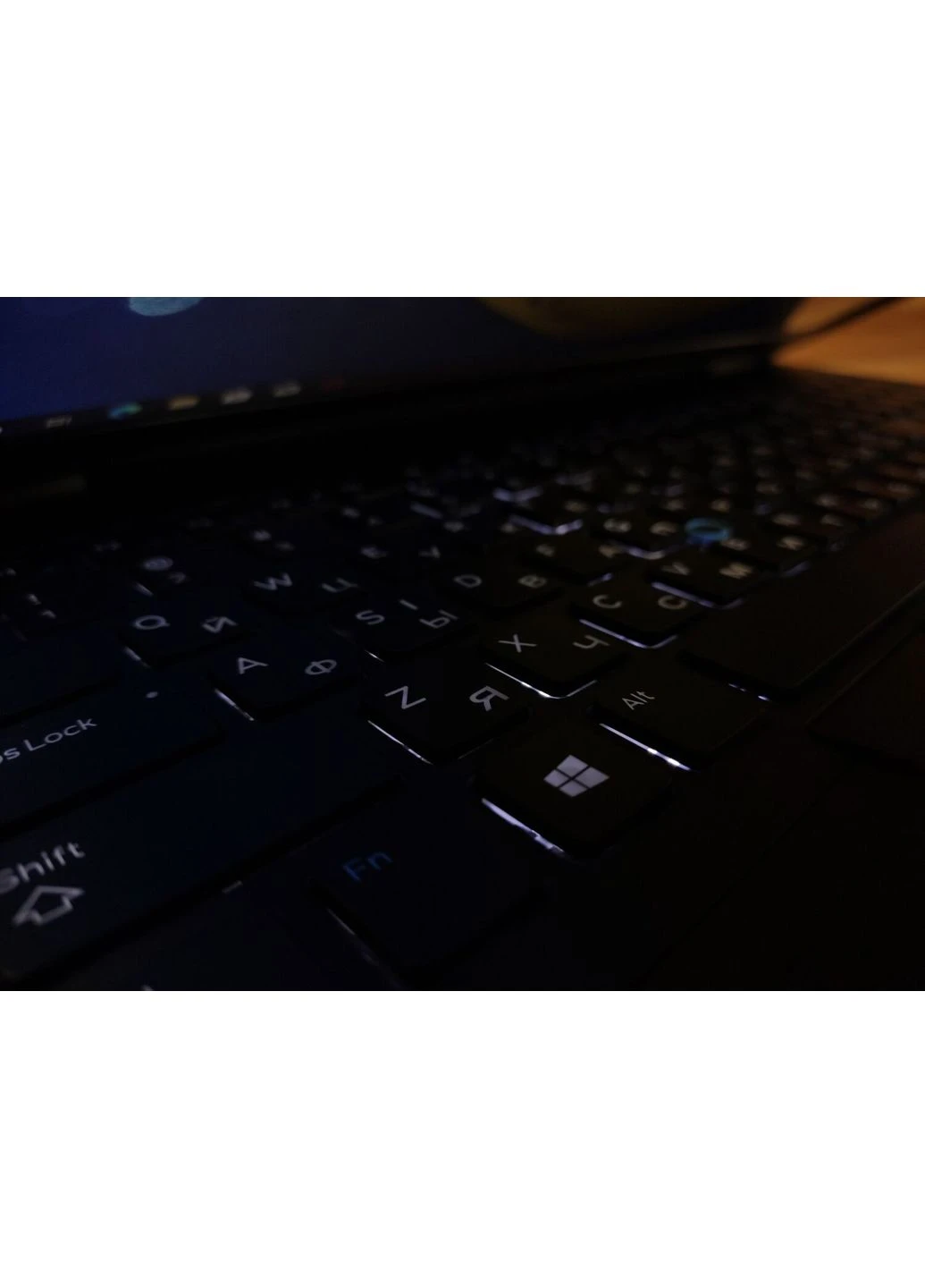 Ноутбук Б-клас Latitude 5580 / 15.6" (1920x1080) IPS / Intel Core i5-6300U (2 (4) ядра по 2.4-3 GHz) / 8 GB DDR4 / 256 GB SSD / Dell (398137841)