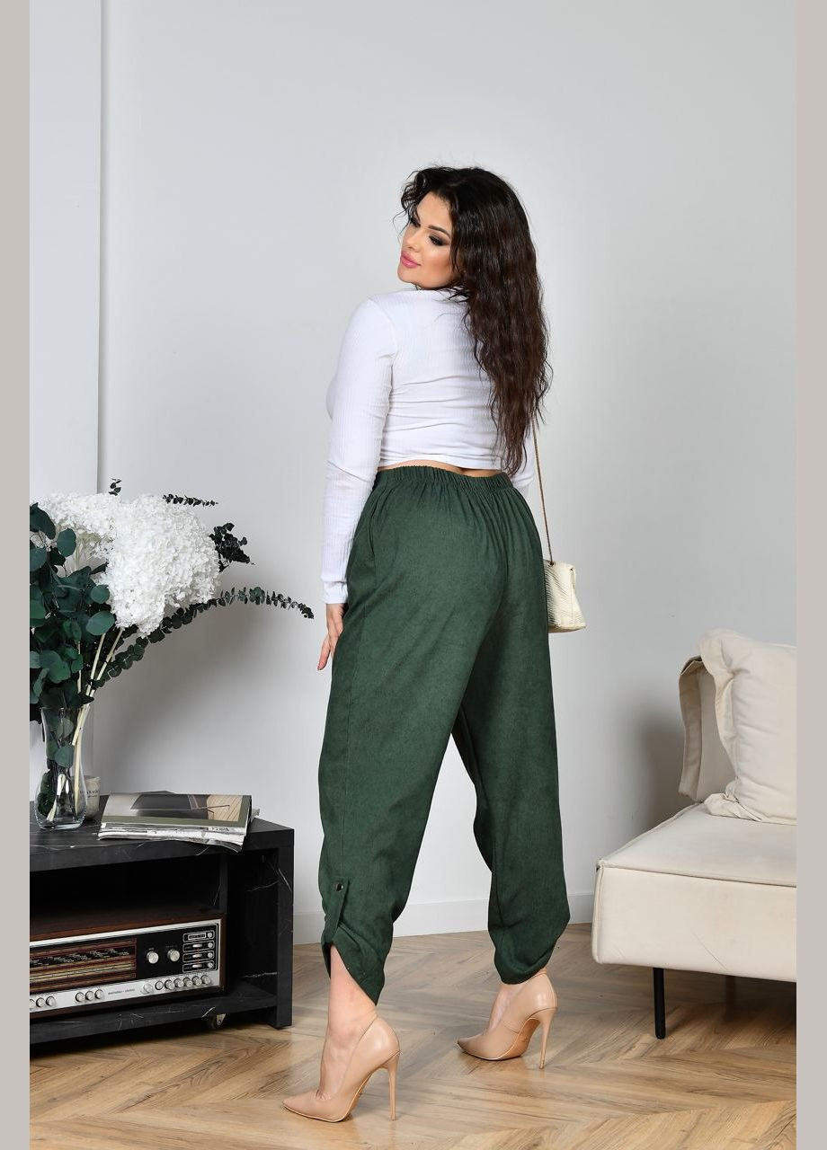 Жіночі брюки із мікровельвету колір хакі р.48/50 453794 New Trend (289477959)
