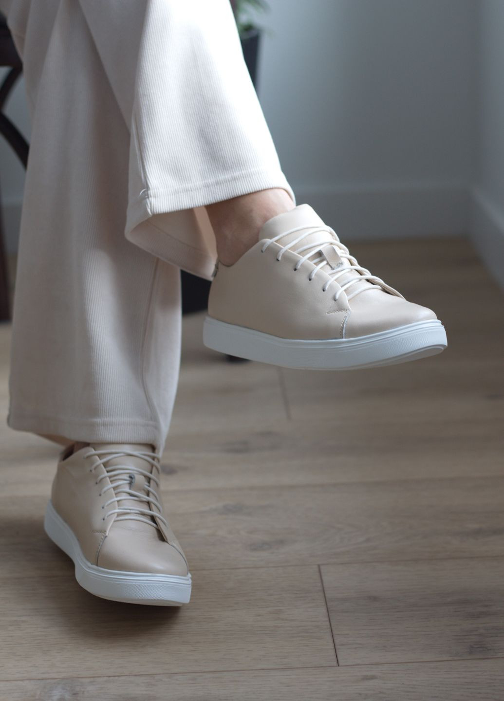 Бежевые кеды женские классические из натуральной кожи Zlett 3526