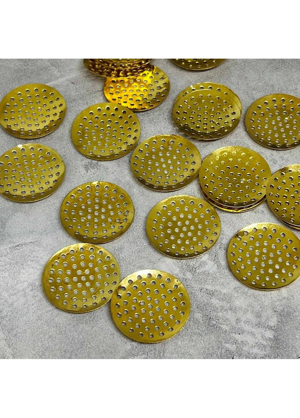 Основа для броши-сеточка (перфорированная платформа) размер 2 см, цвет-золото, арт 016859, упаковка 10 ш. No Brand (316646240)
