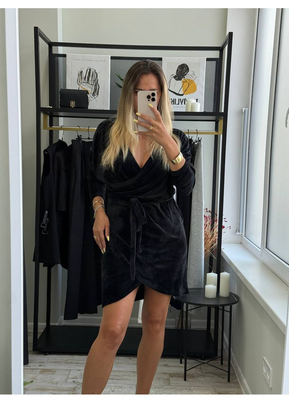 Чорна святковий, вечірня велюрова сукня міні з глибоким декольте на запах MonCher