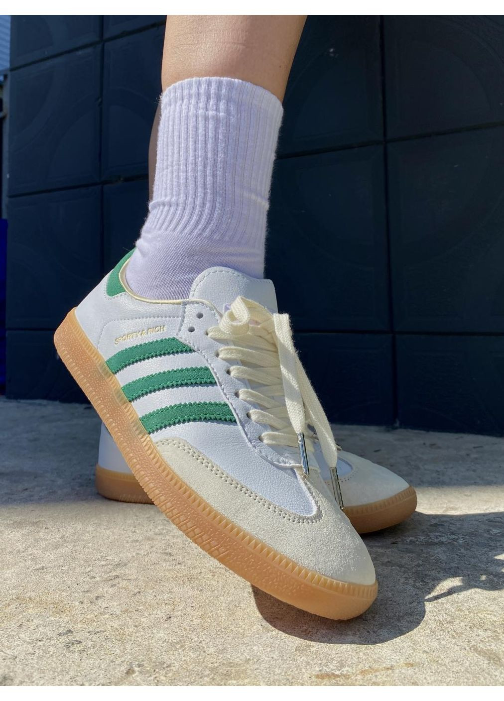 Серые демисезонные кроссовки мужские adidas samba og sporty & rich white green адидас самба No Brand