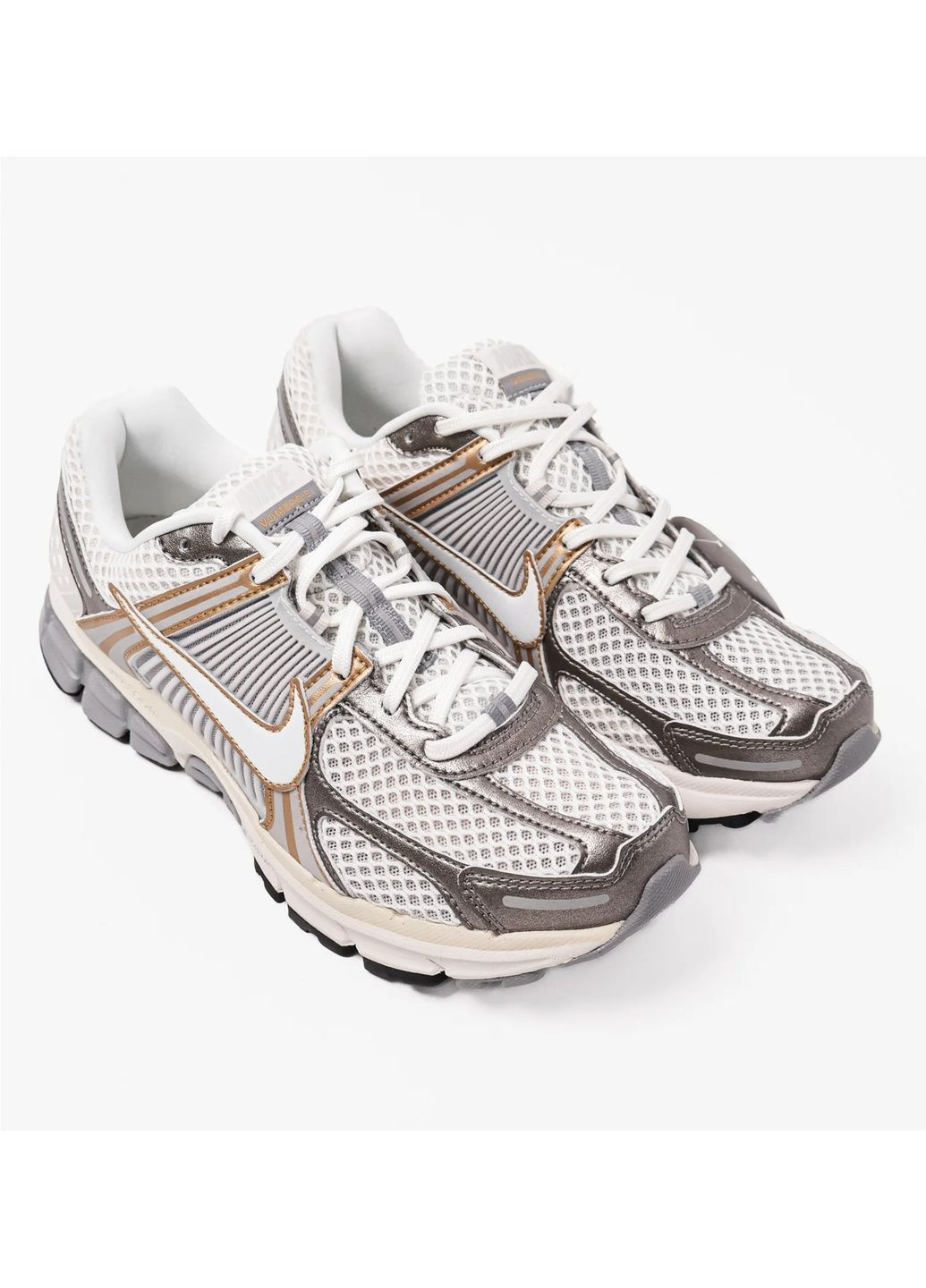 Білі кросівки чоловічі zoom vomero 5 platinum tint running shoe metallic/white Nike