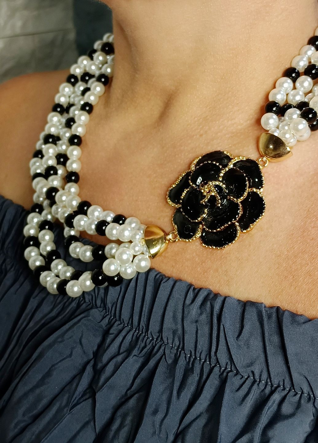 Колье di classe з перлів із чорною квіткою (336803706)