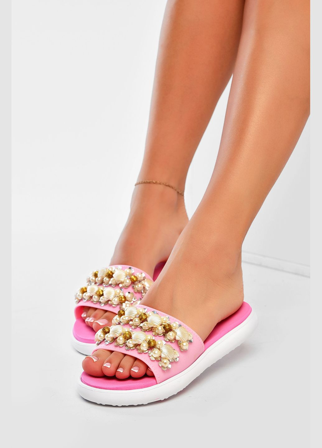 Шльопанці жіночі рожевого кольору з намистинами Let's Shop (340296939)
