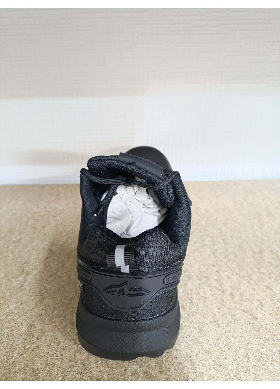 Черные демисезонные кроссовки Navigator