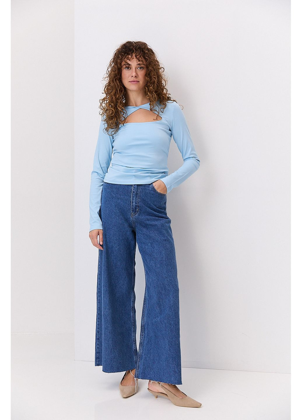 Женский лонгслив с черной микрой с вырезом над грудью Arjen (361056928)