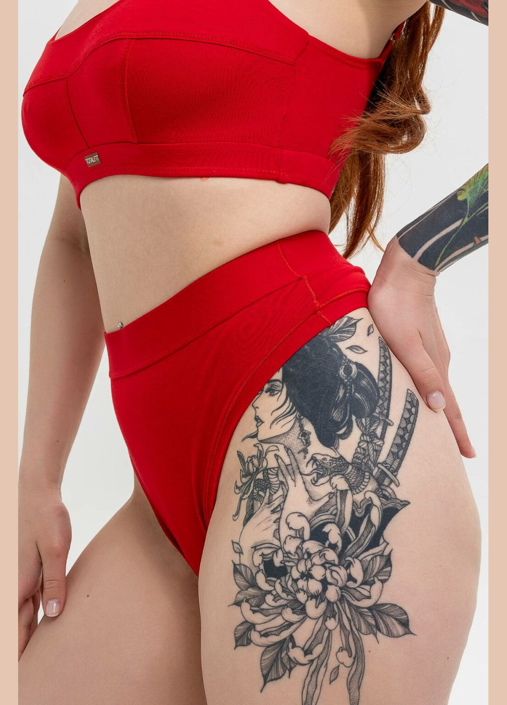 Бавовняні стрінги з високою посадкою TOTALFIT (329890567)