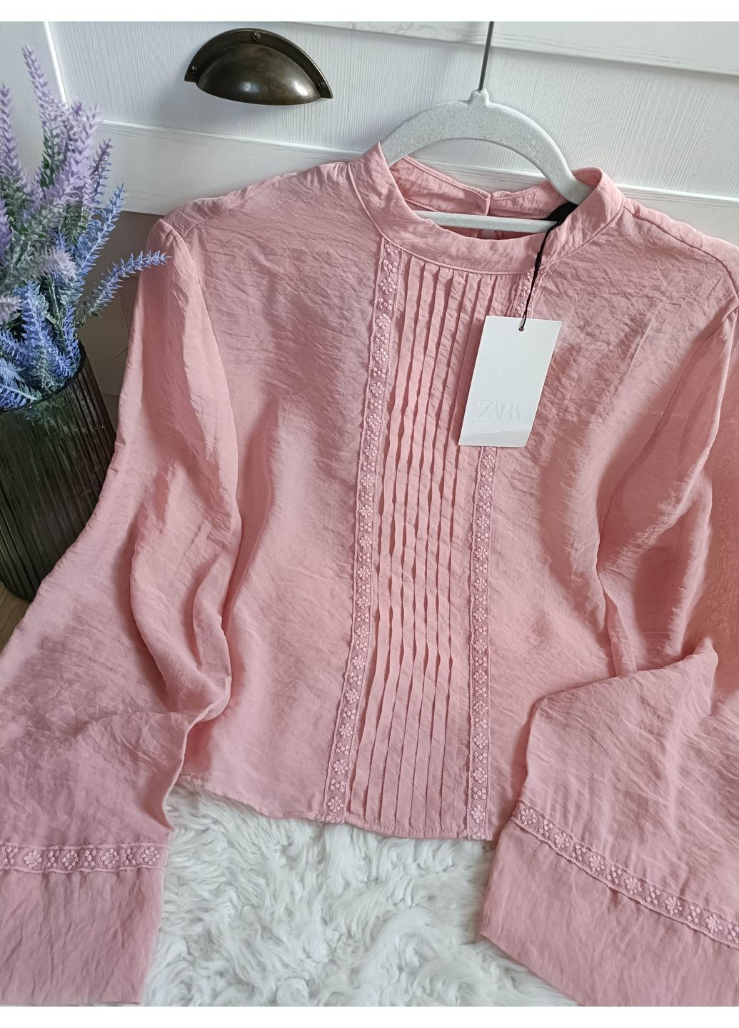 Рожева блуза з мереживною каймою та зборками Zara