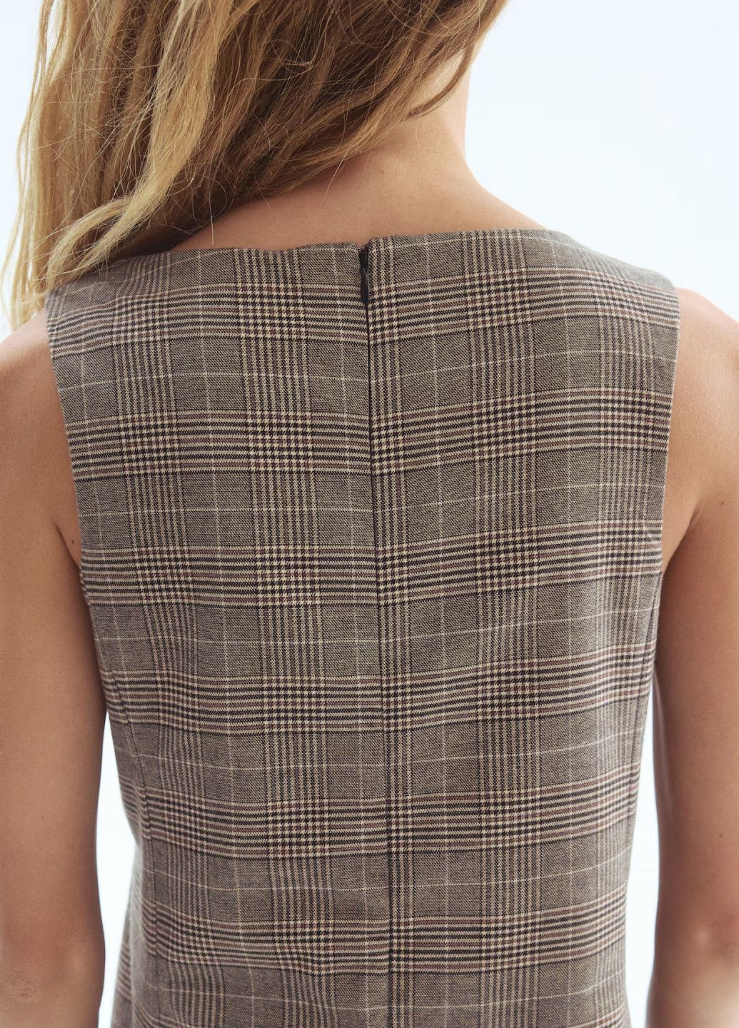 Бежевое деловое платье H&M в клетку