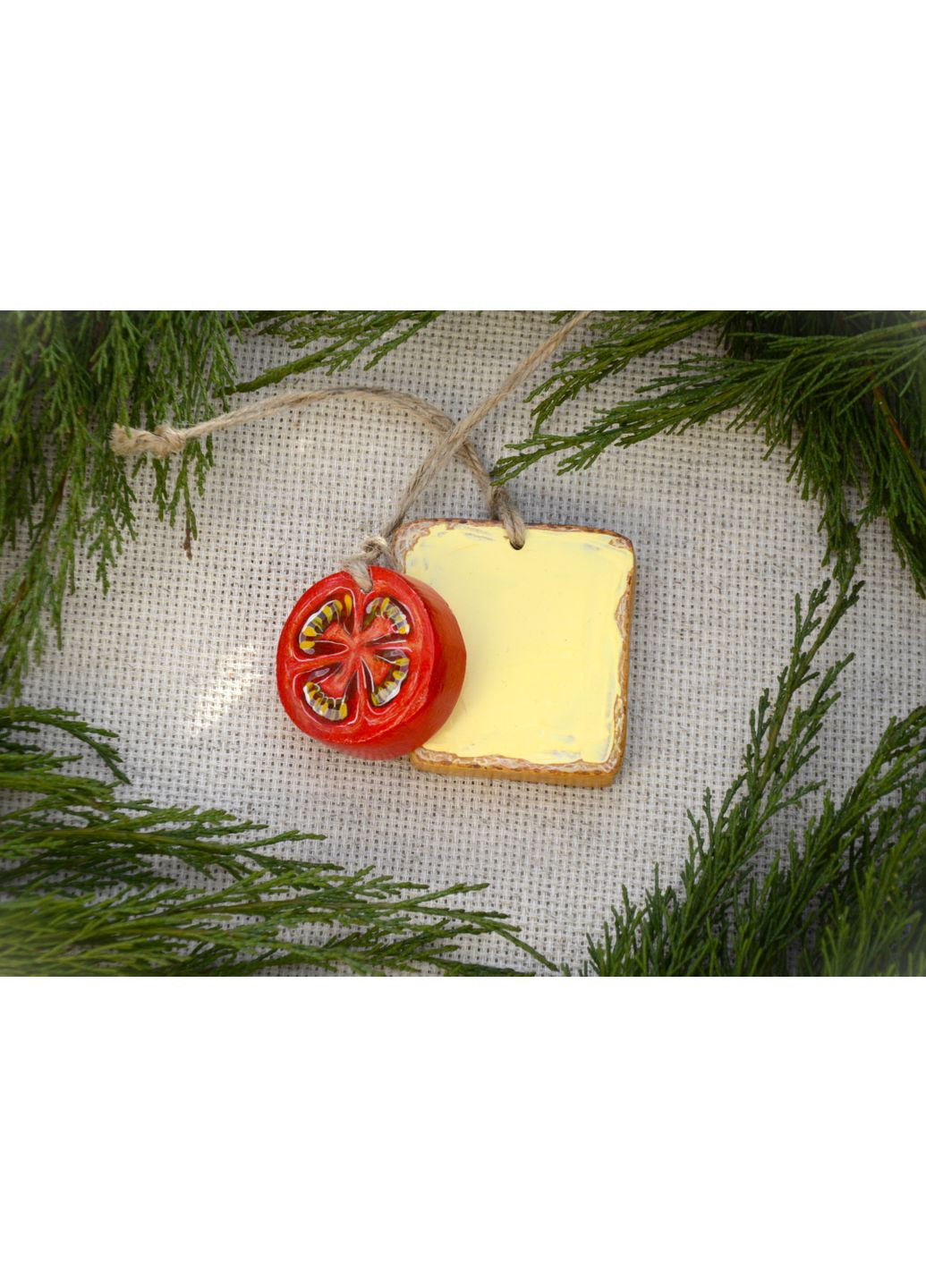 Набор деревянных подвесок - сувенир "Хлеб с маслом и помидор". Lucy Kozyra (369163679)