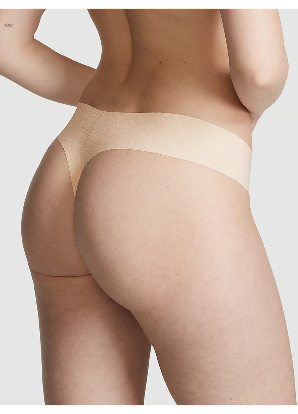 Трусики-стринги женские бесшовные No-Show Thong Panty светло-бежевые XL Victoria's Secret (316659352)