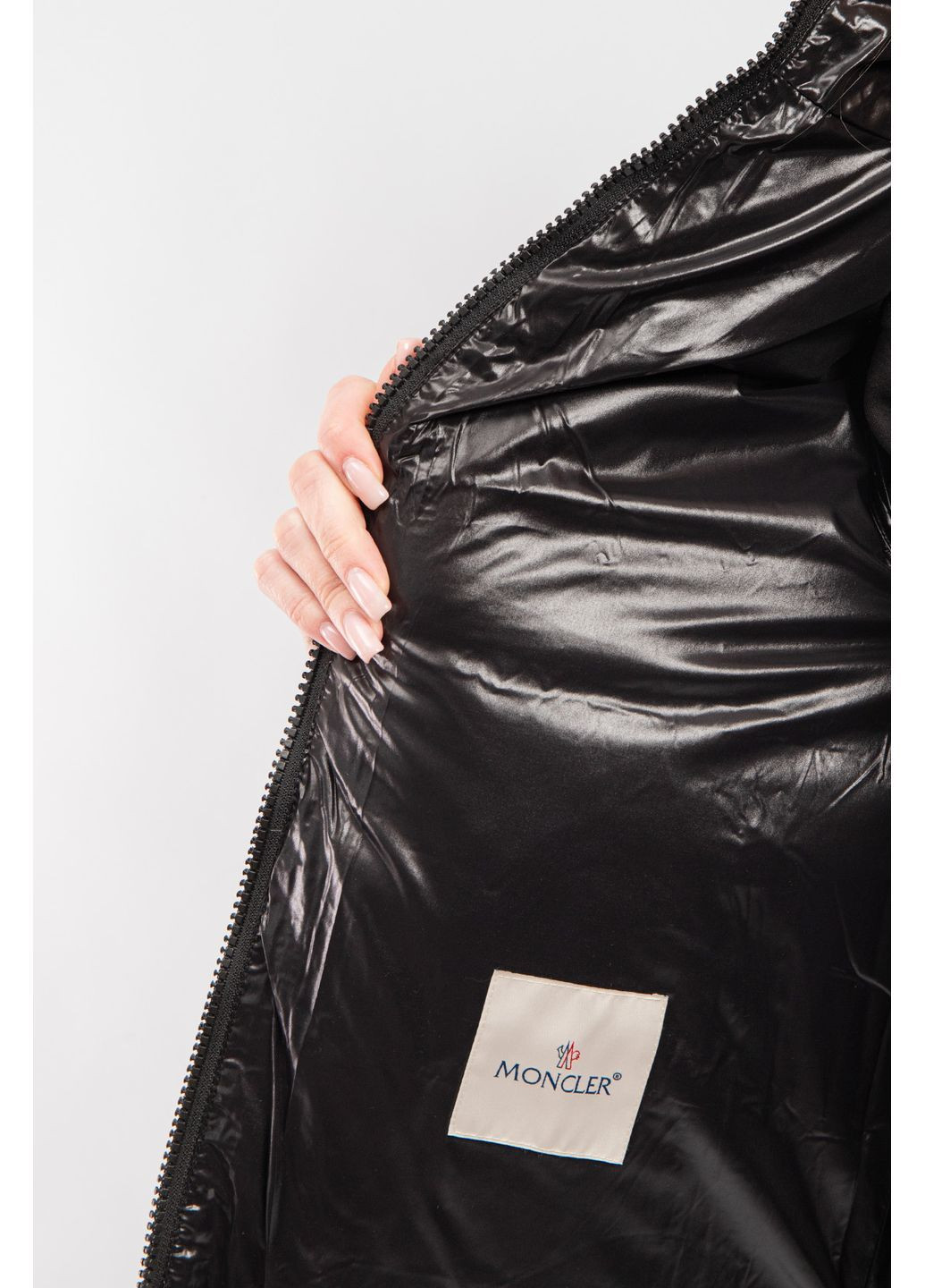 Чорний зимній Пуховик Moncler