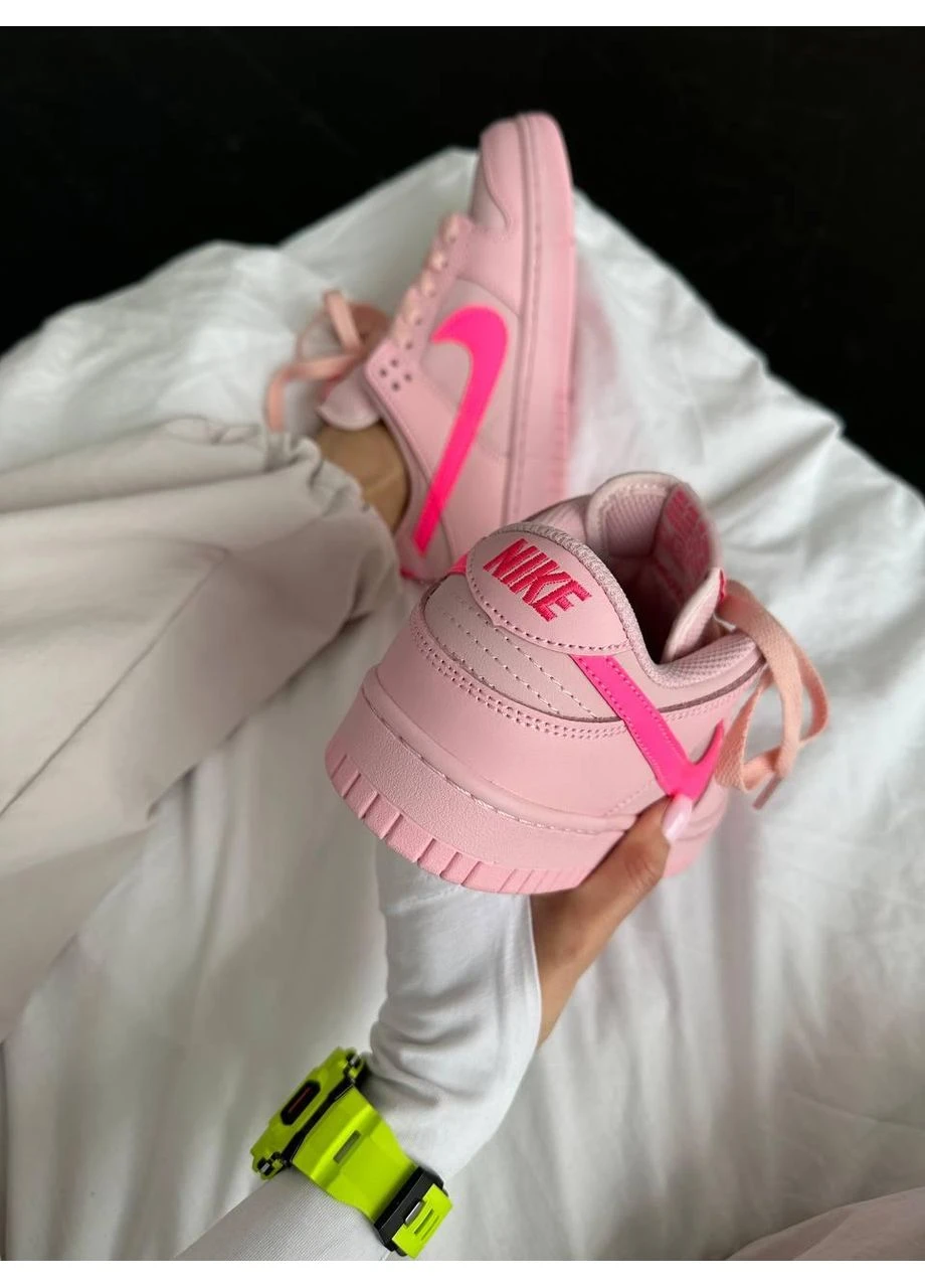 Розовые демисезонные кроссовки мужские nike sb dunk low triple pink найк сб данк розовые No Brand