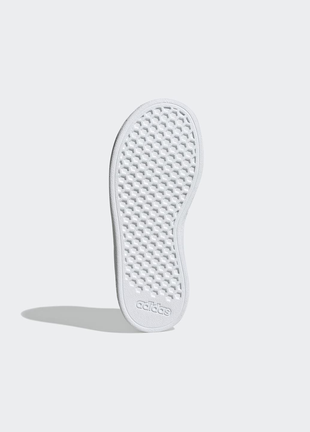 Белые всесезонные кроссовки grand court lifestyle tennis lace-up adidas