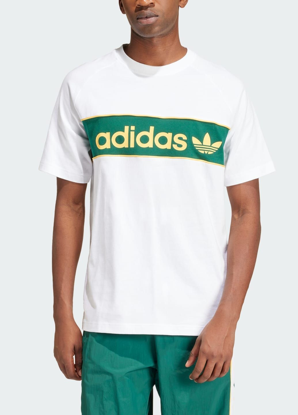Біла футболка archive adidas