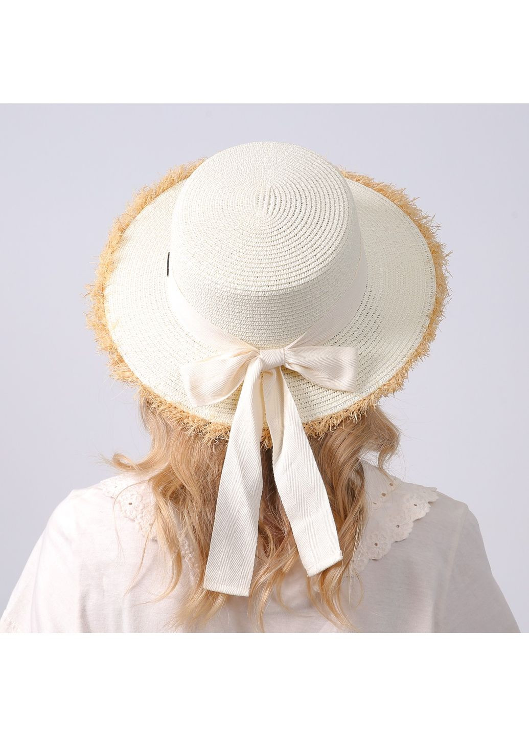 Капелюх канотьє жіночий зі стрічкою-бантом папір молочний ПАМЕЛА LuckyLOOK 734-371 (332812234)