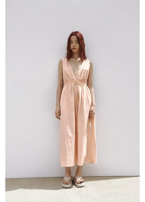 Персикова нейлонова сукня міді з відкритою спиною Zara