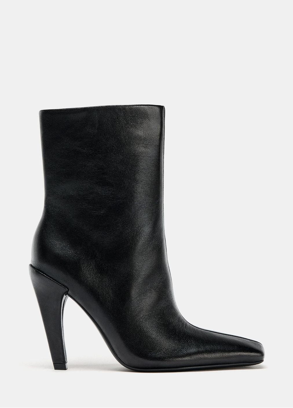 Черные демисезонная ботильоны Zara