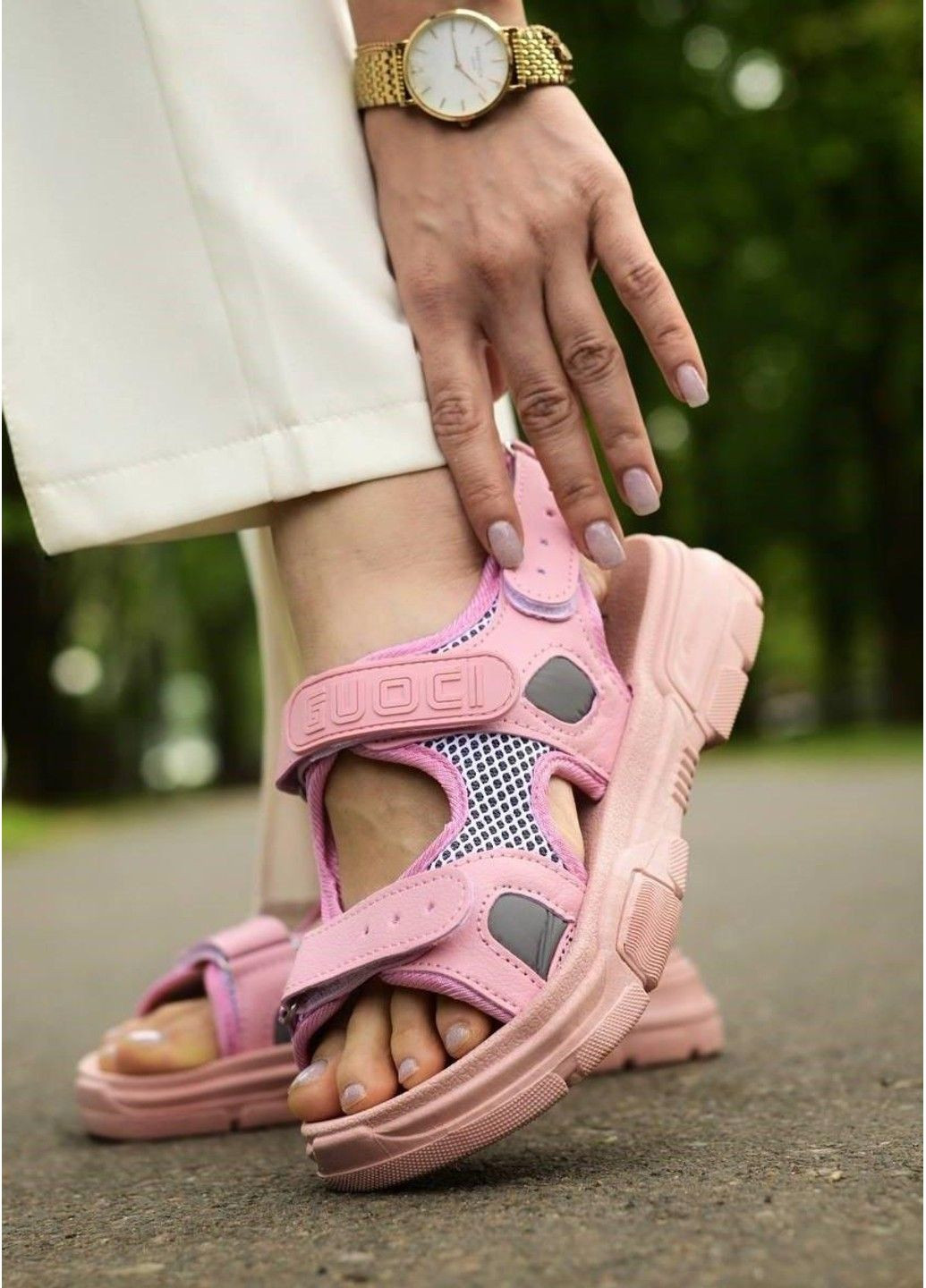 Босоніжки жіночі текстильні рожеві Gollmony (305847705)