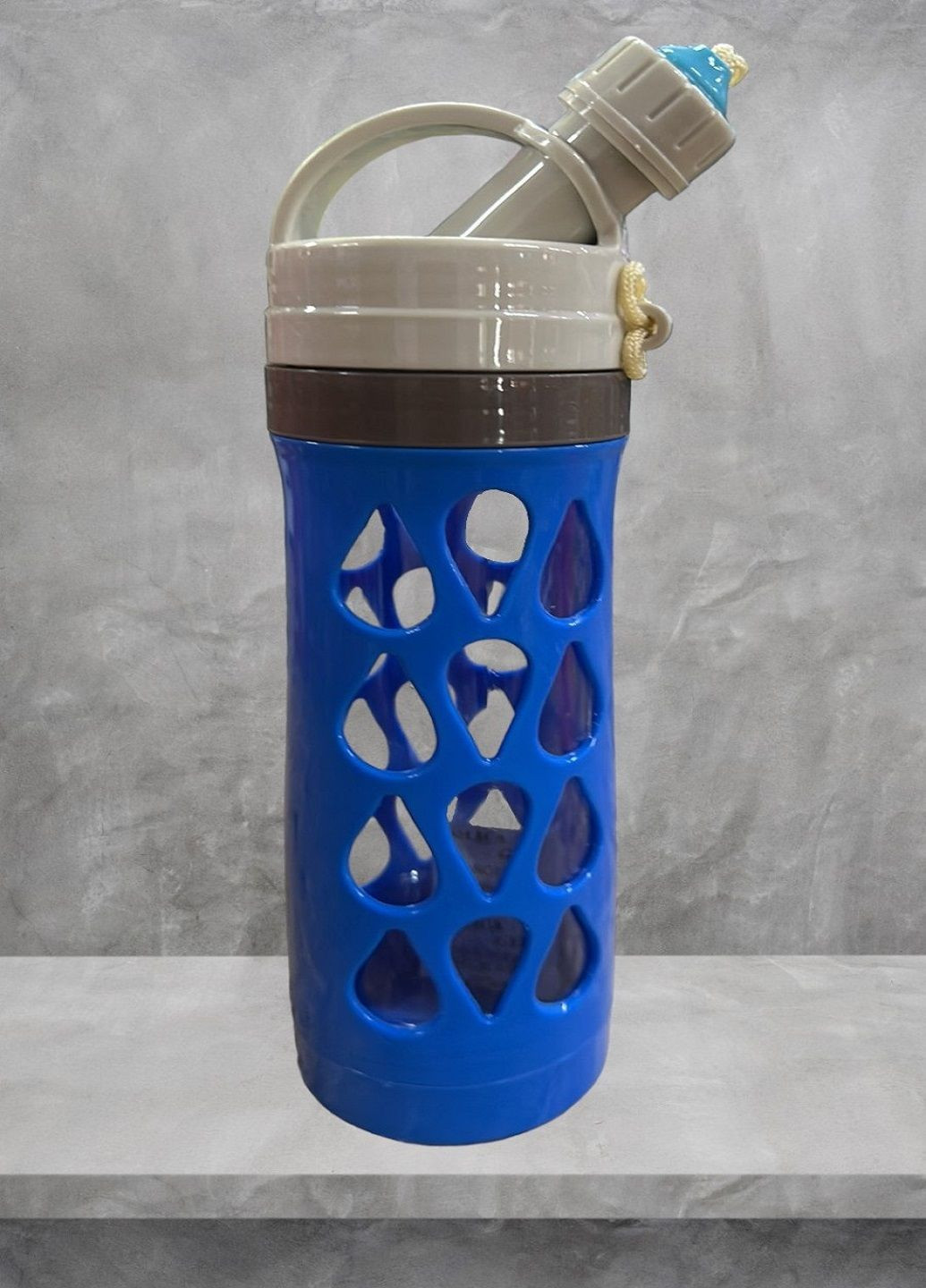 Универсальная современная компактная бутылочка для воды и соков с ручкой для переноски 600мл Синяя VTech (297669729)