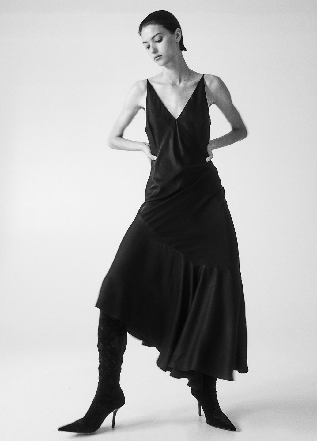 Черное кэжуал платье макси H&M однотонное