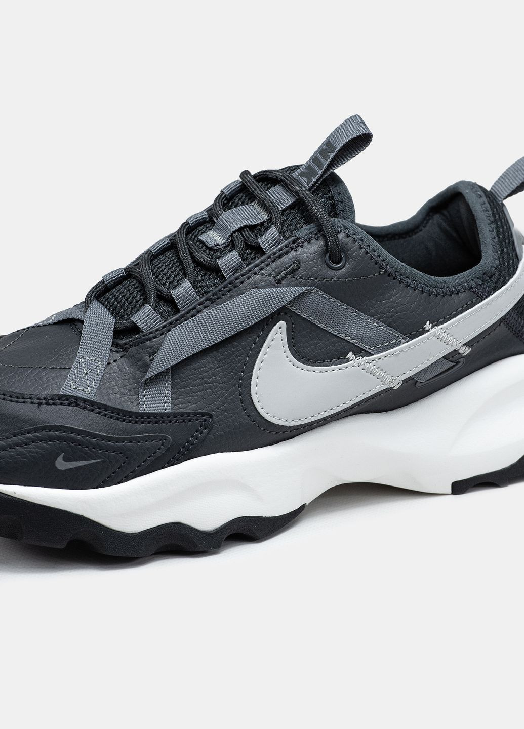 Черные всесезонные кроссовки мужские nike tc 7900 black white | найк тс 7900 черные белые No Brand