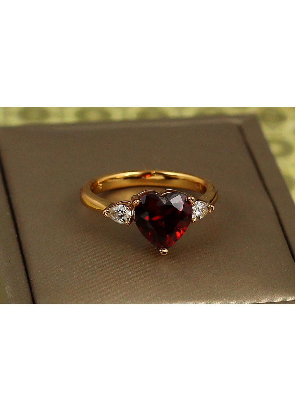 Кольцо сердце с красным камнем и каплями по бокам р 17 золотистое love-shopping Xuping Jewelry (387394380)