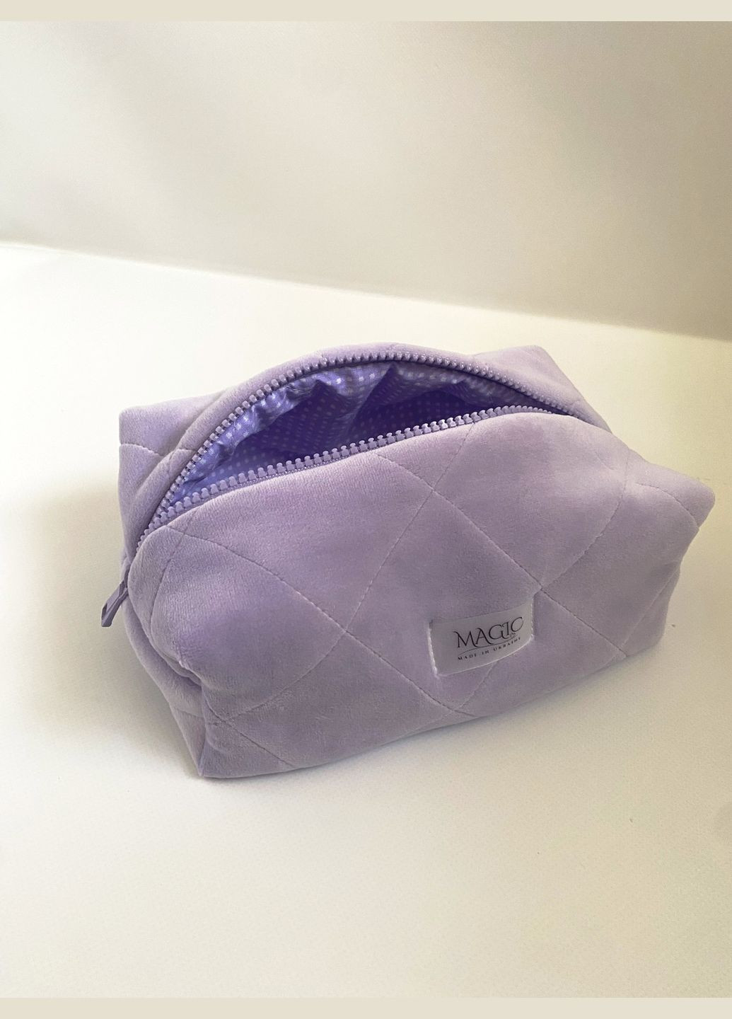 Косметичка велюрова фіолетового кольору Magic (329999111)