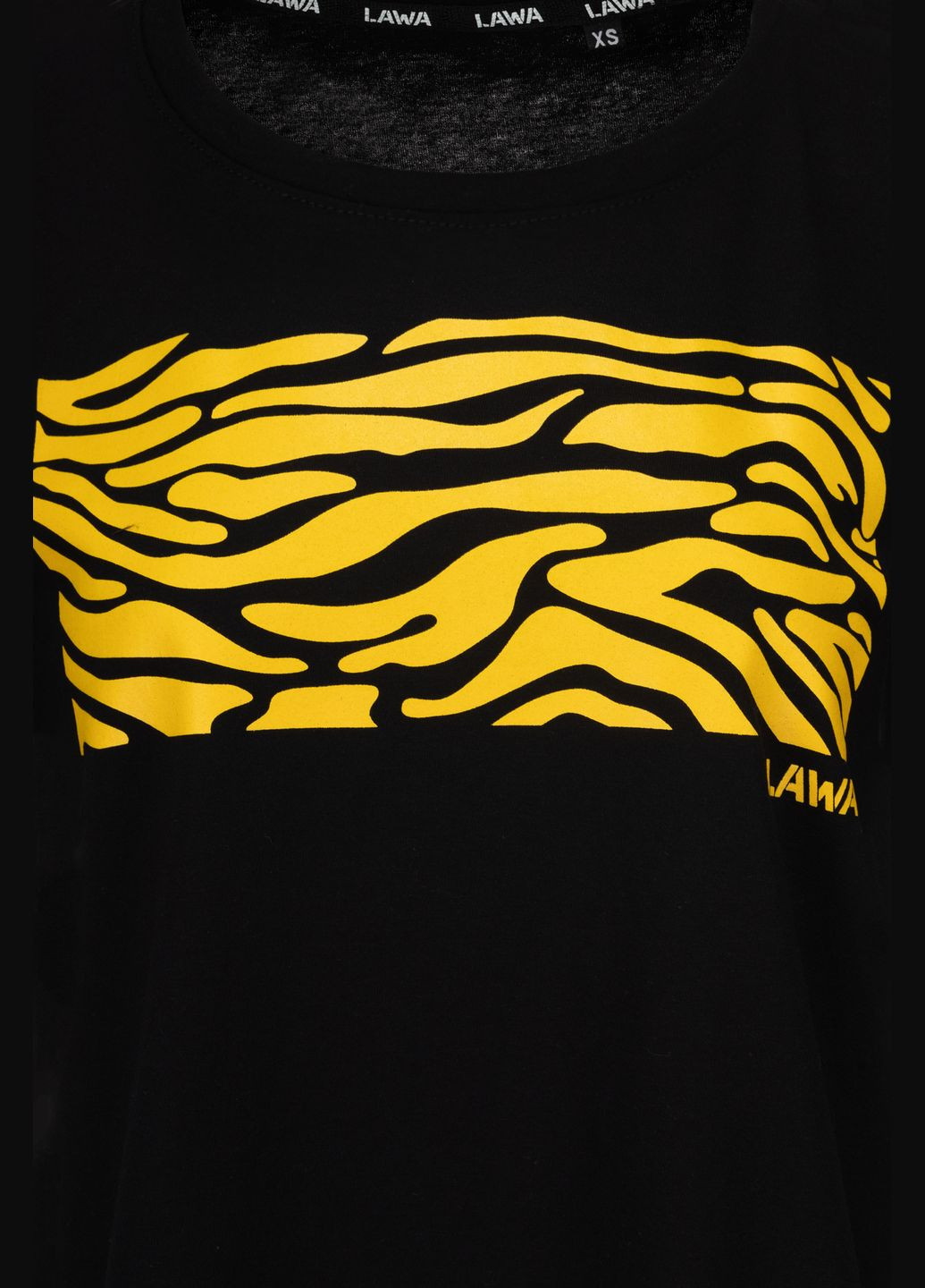 Черная летняя футболка LAWA