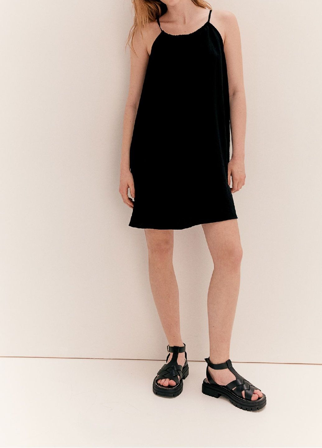 Чорна кежуал сукня H&M однотонна