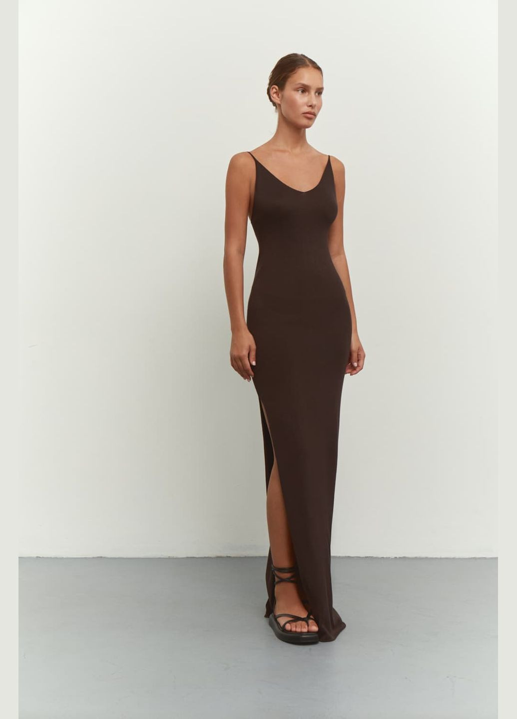 Темно-коричневое платье трикотажное макси шоколадный 2048 Papaya