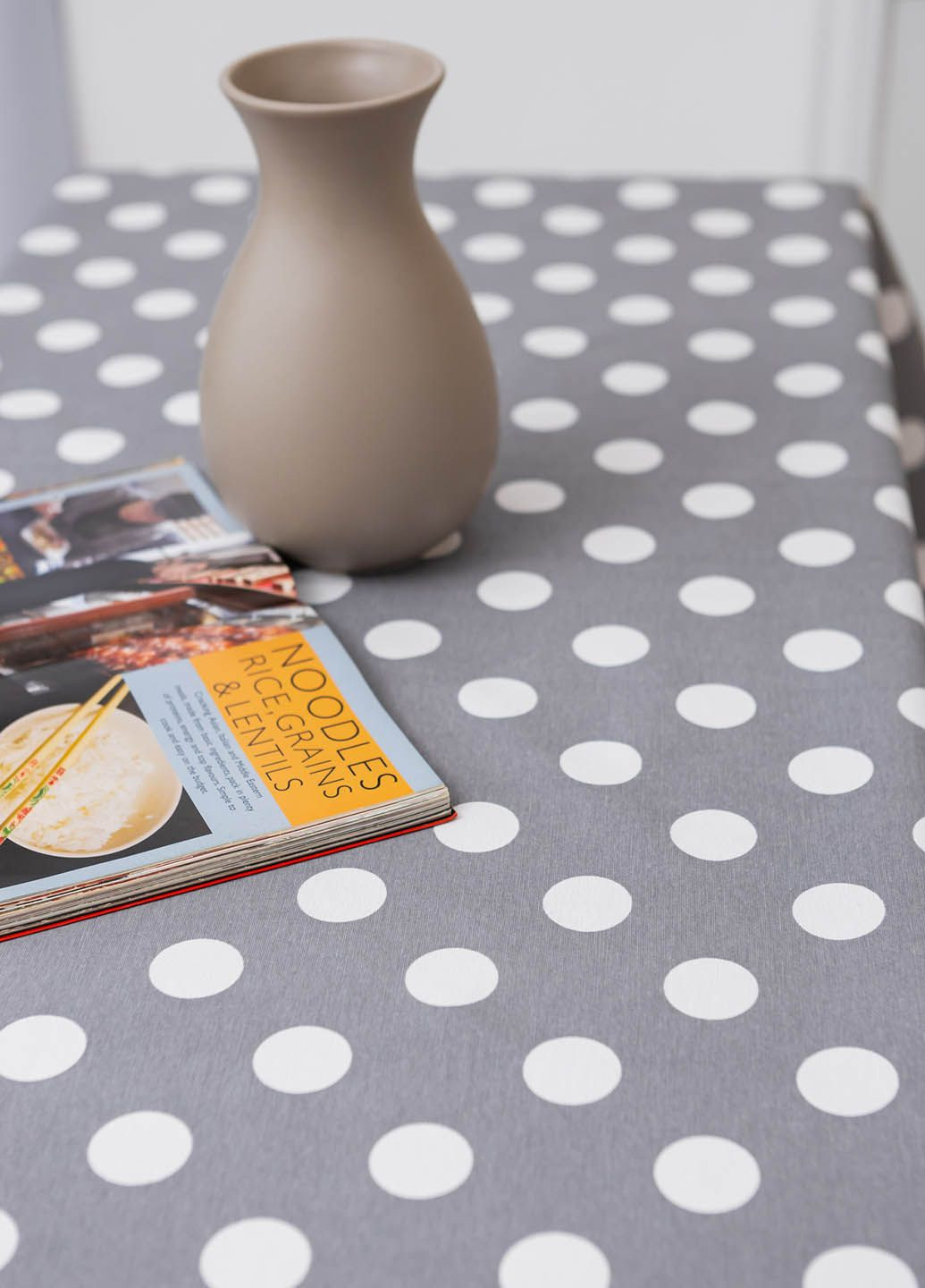 Скатертина з тефлоновим покриттям "Великий горошок" 2.2м х 1.8м Homedec - (318747162)