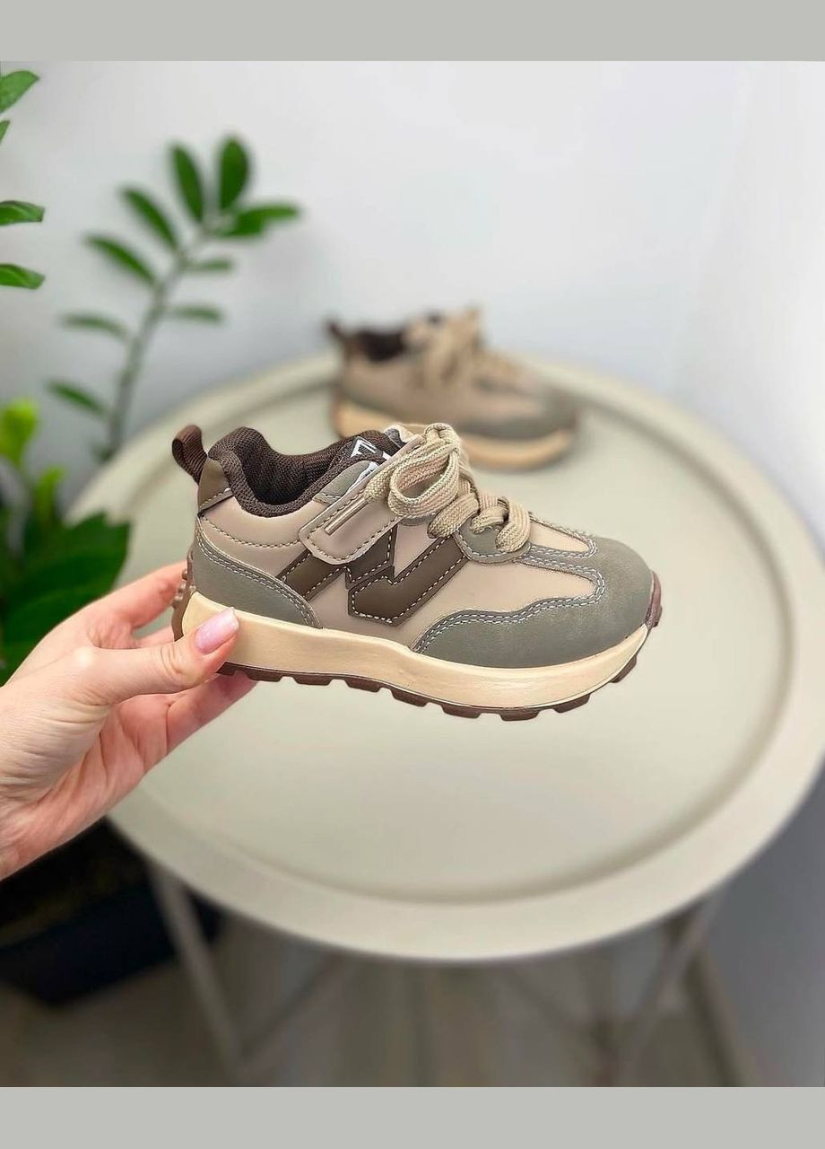 Коричневі всесезонні дитячі кросівки коричневі 1041 No Brand