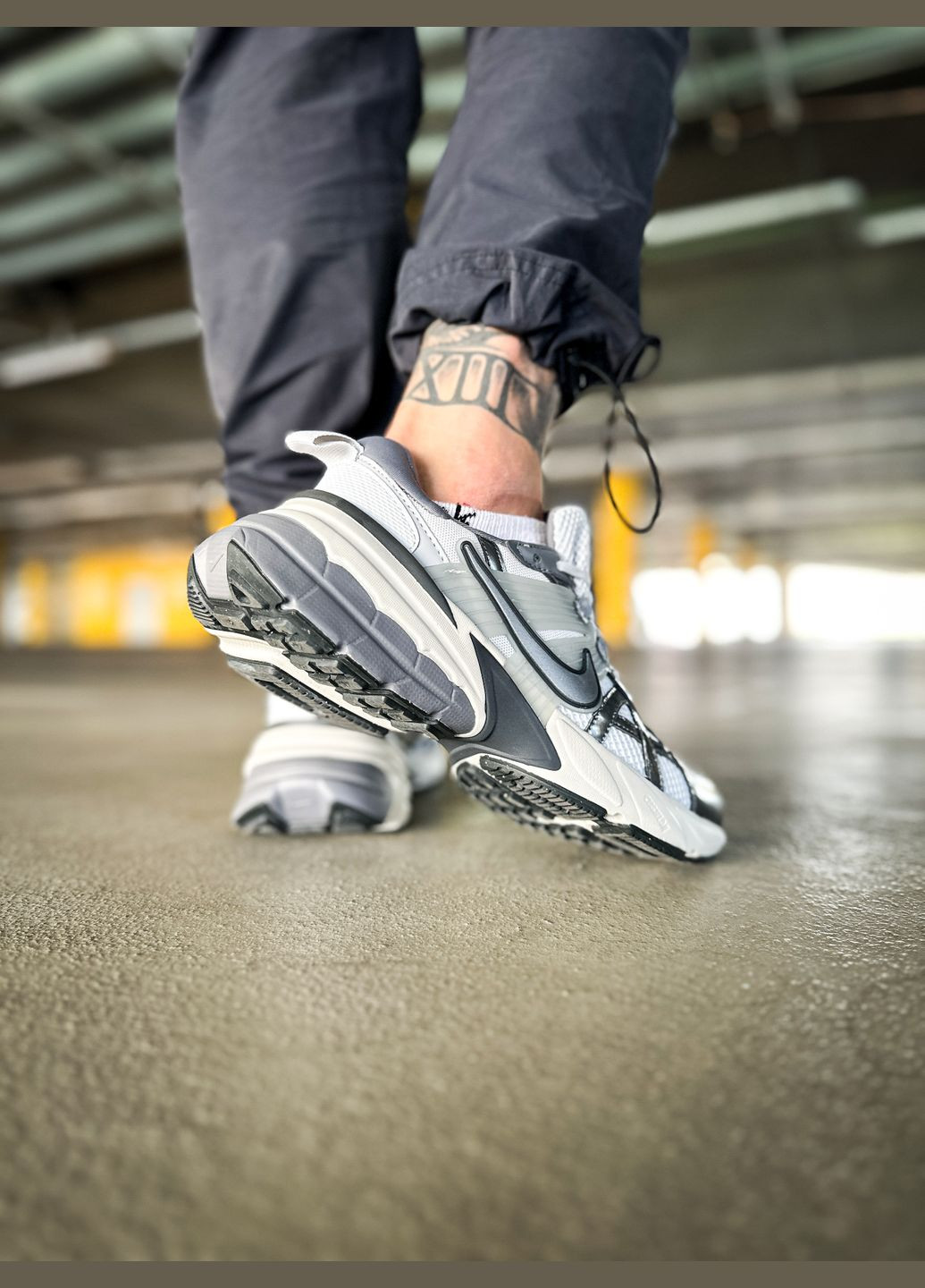 Сірі Осінні кросівки чоловічі і жіночі nike runtekk v2k summit white metalic silver | найк рантекк в2к сірі білі No Brand