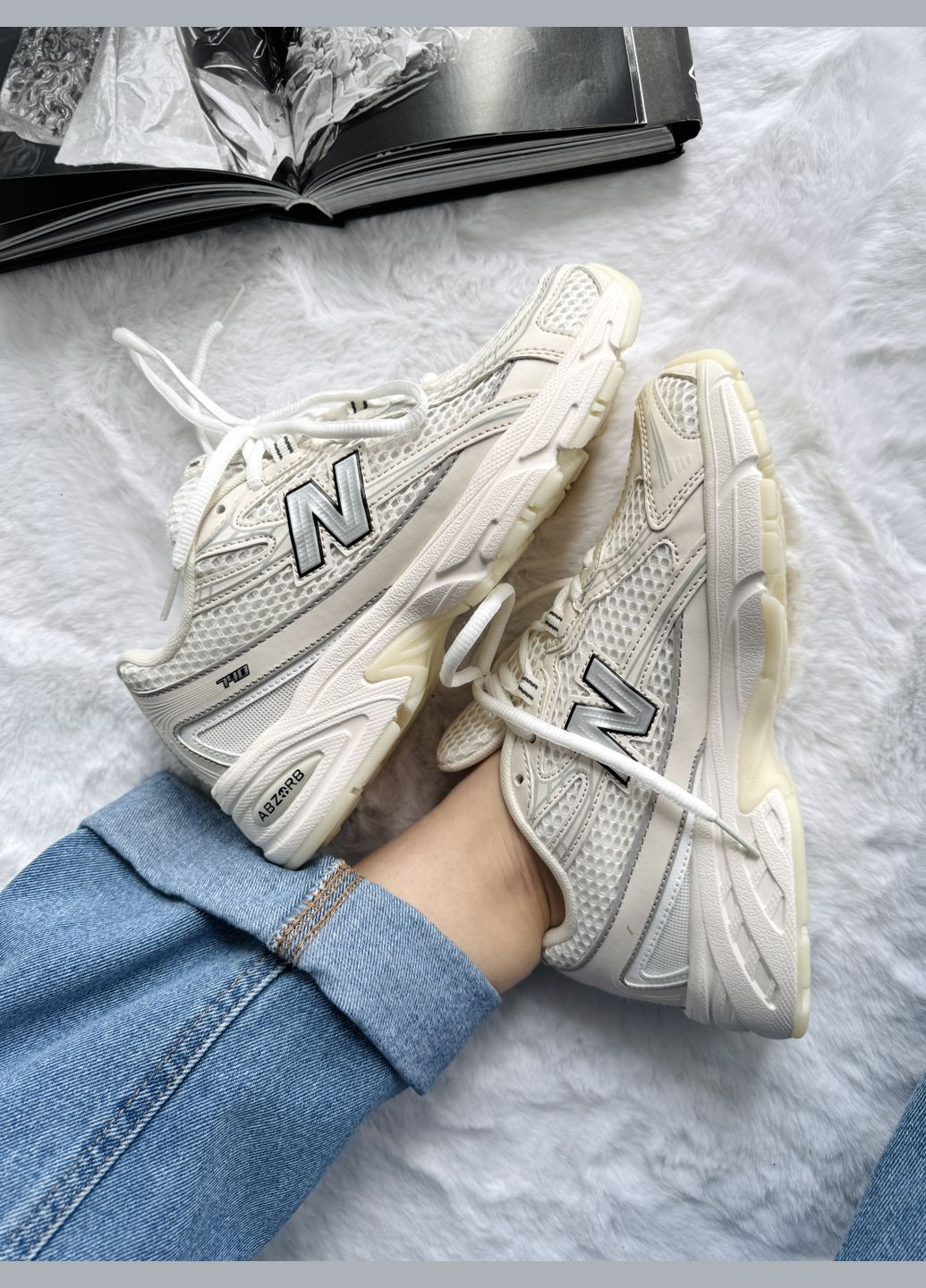 Бежевые демисезонные кроссовки мужские и женские new balance 740 beige | нью беланс 740 бежевые No Brand