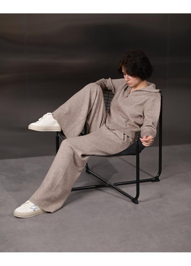 Жіночий в'язаний костюм на блискавці беж No Brand (368971418)