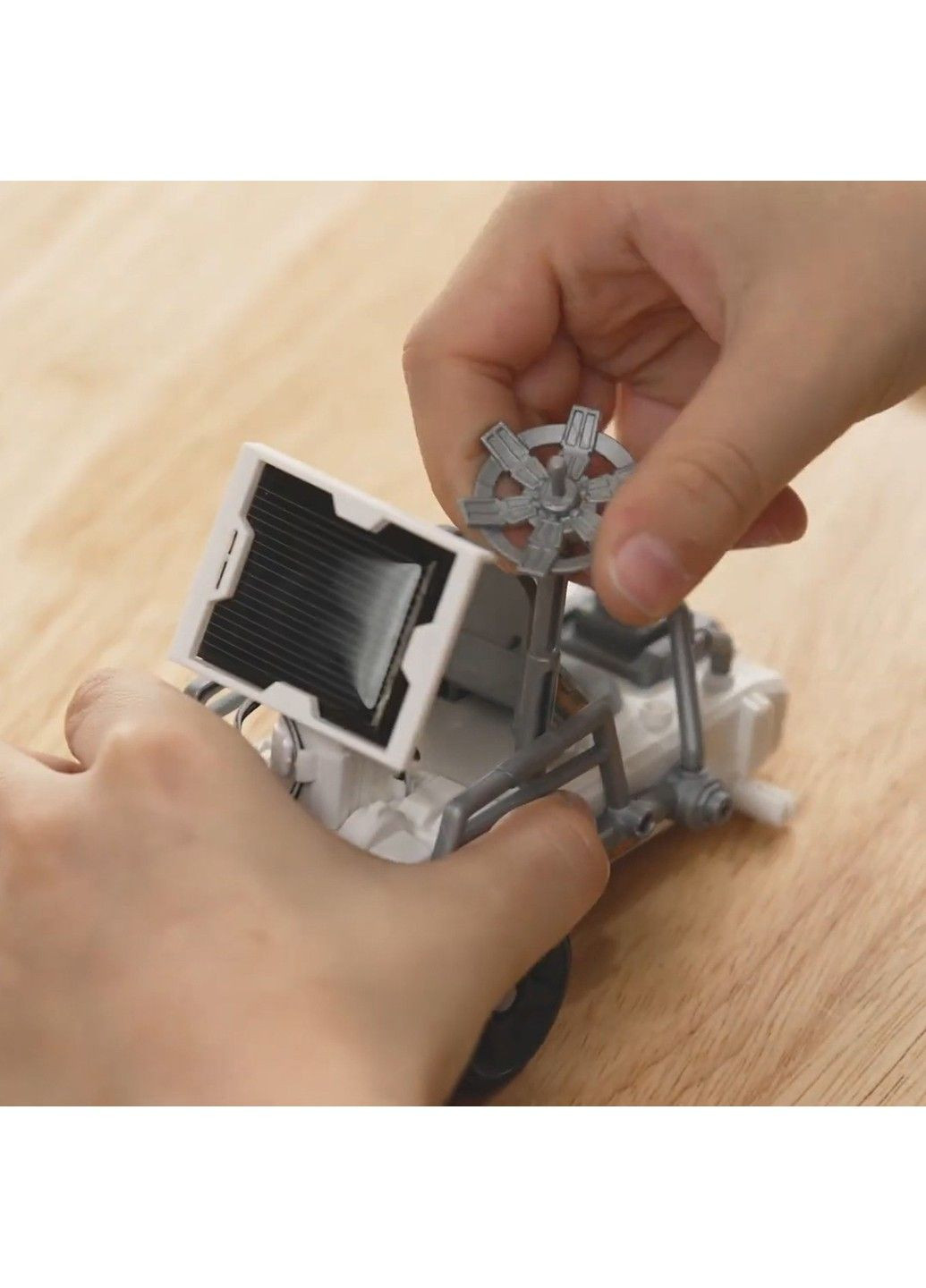 Игровой набор с фигуркой – Миссия «Собери космический ровер» Astropod (333708047)