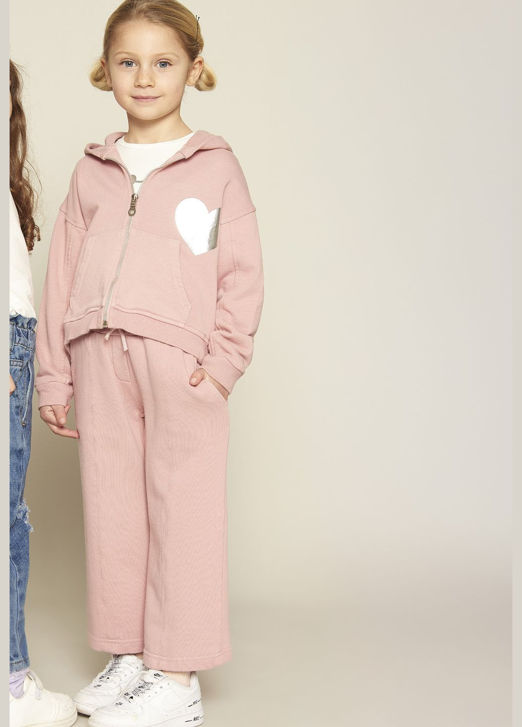 Темно-рожевий демісезонний костюм трикотажний для дівчинки худі на блискавці з серцем+широкі штани-палаццо пудровий (італія) брючний Y-Clu