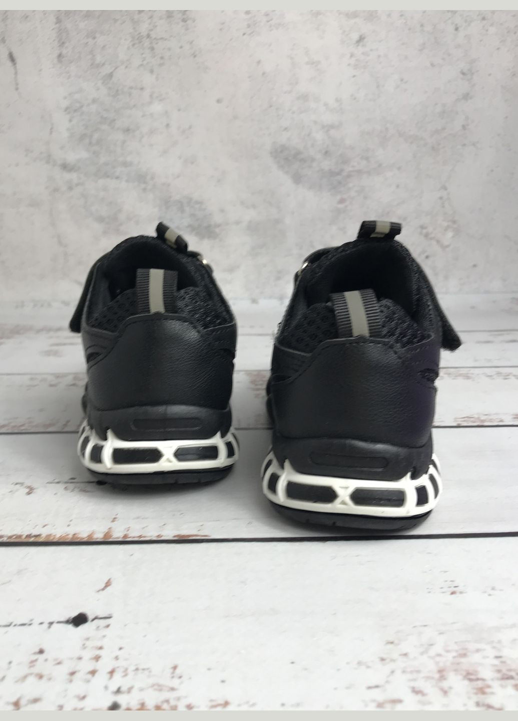 Черные всесезонные кроссовки детские черный (715) Леопард