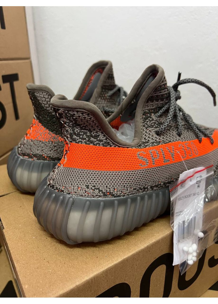 Цветные демисезонные кроссовки мужские adidas yeezy 350 v2 dark beluga адидас изи буст No Brand