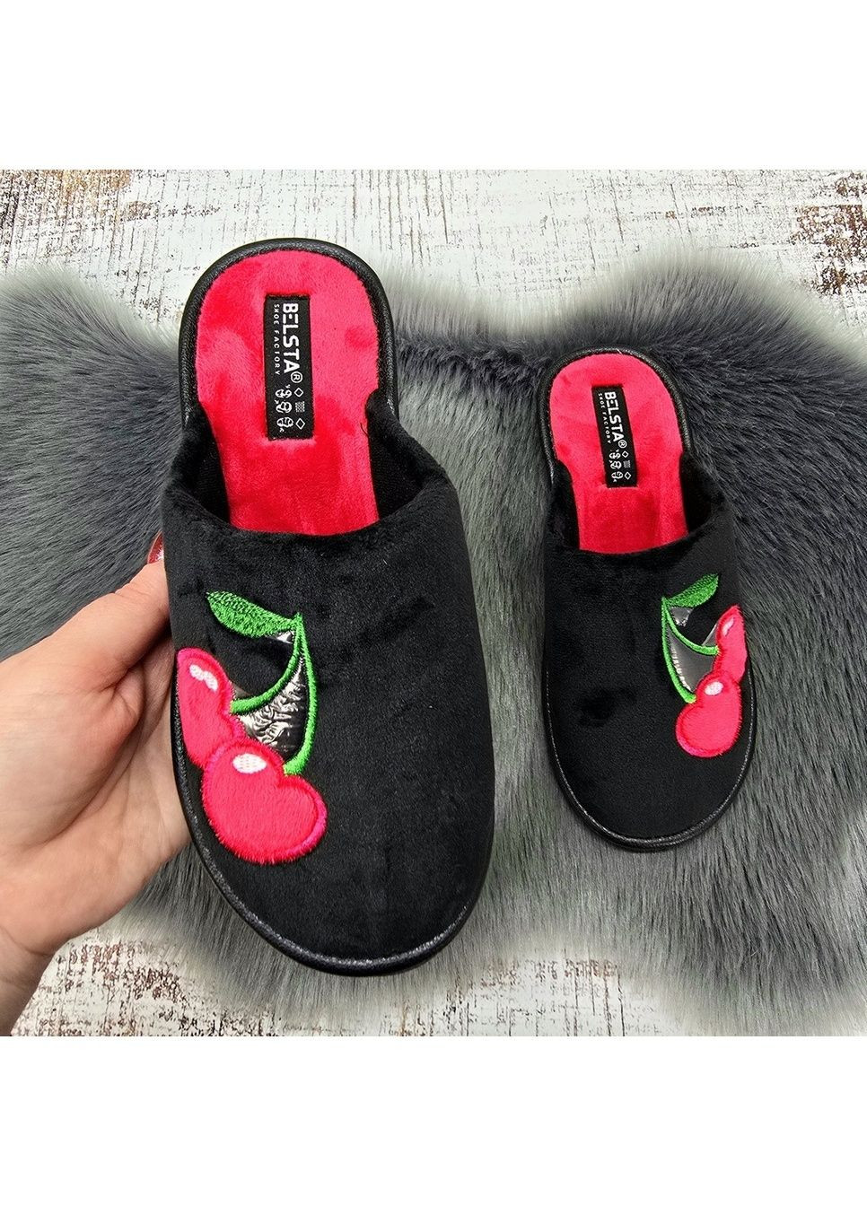 Тапочки жіночі домашні чорні з червоним велюрові із закритим носком Белста (369504710)